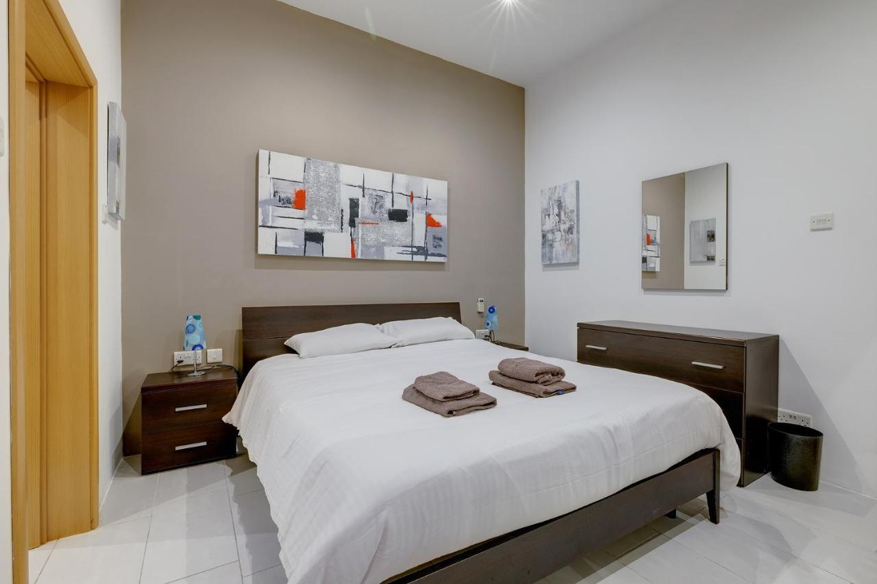 Modern 1Br Maisonette Steps From The Promenade Sliema Bagian luar foto
