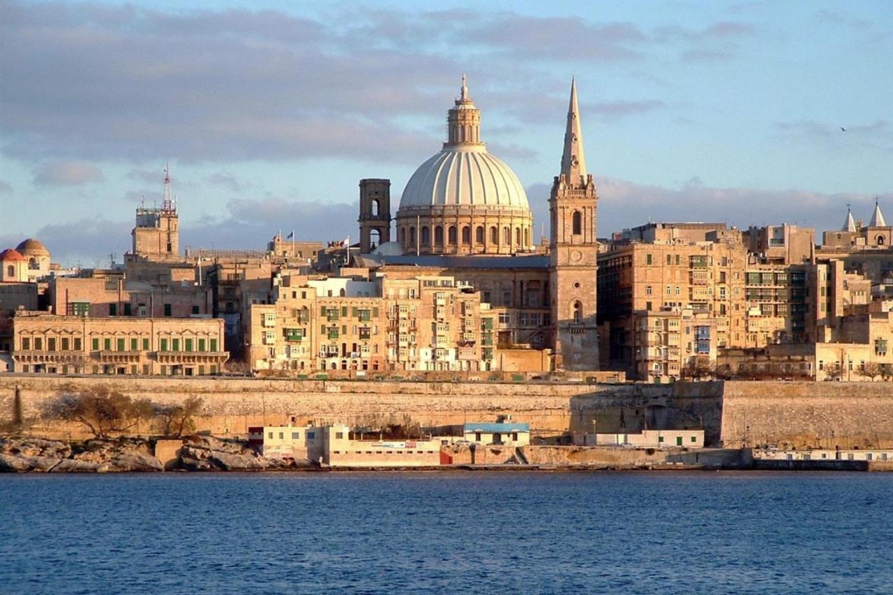 Modern 1Br Maisonette Steps From The Promenade Sliema Bagian luar foto