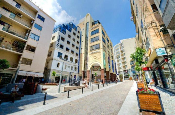 Modern 1Br Maisonette Steps From The Promenade Sliema Bagian luar foto